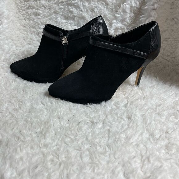 White House Black Market Black suede ankle boots reptile prints trims Size 8M - Picture 1 of 11